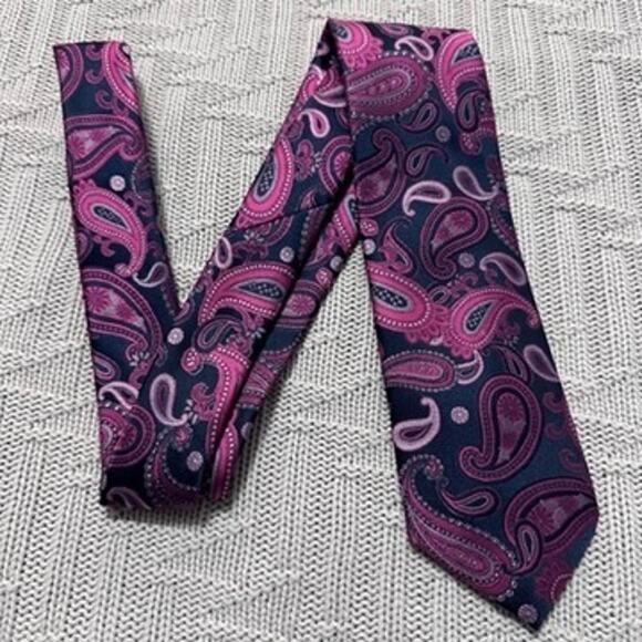 Pink Paisley Breast Cancer Awareness Susan G Komen tie - Picture 1 of 5